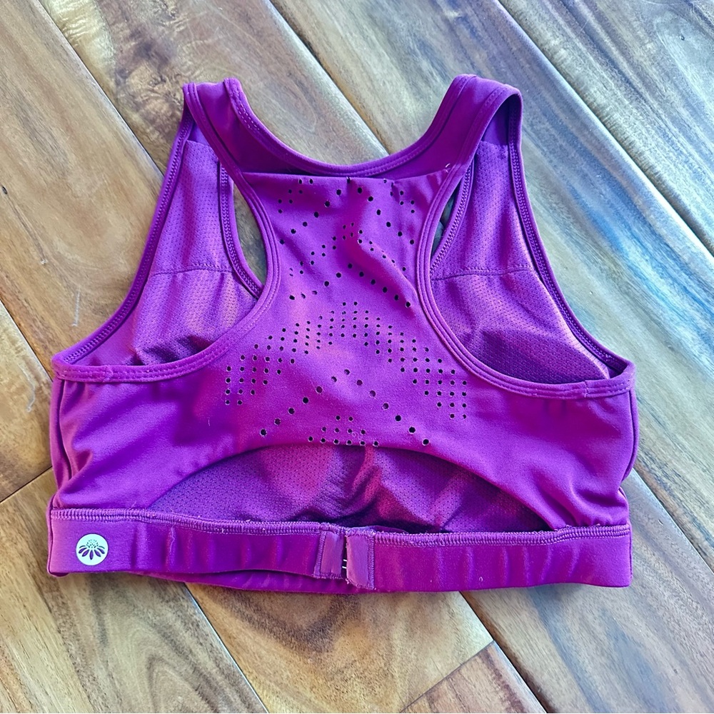 Senita Laser Cutout Sports Bra